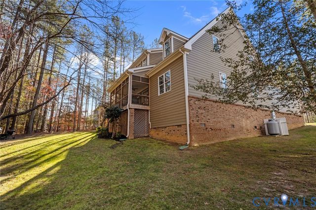 11106 Kings Pond Dr, New Kent, VA 23140