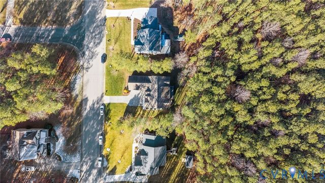 11106 Kings Pond Dr, New Kent, VA 23140