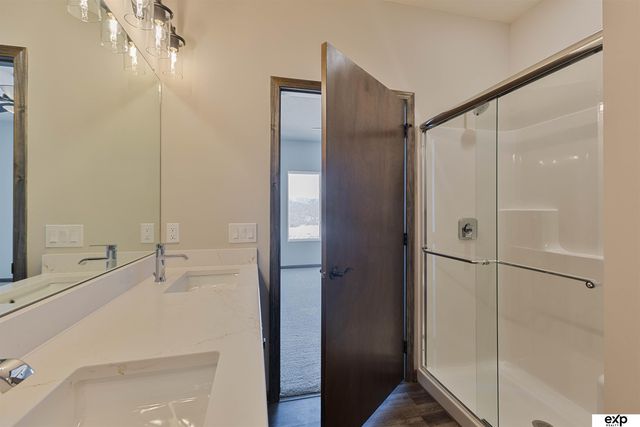 8105 S 177th Street, Omaha, NE 68136