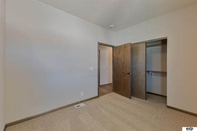 8105 S 177th Street, Omaha, NE 68136