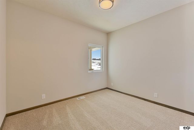 8105 S 177th Street, Omaha, NE 68136