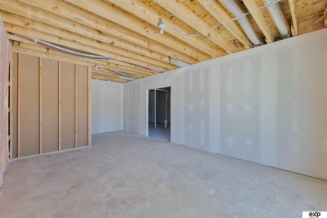 8105 S 177th Street, Omaha, NE 68136