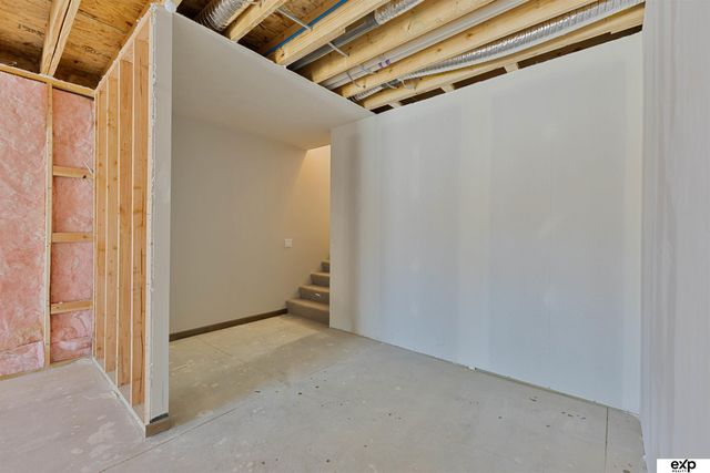 8105 S 177th Street, Omaha, NE 68136