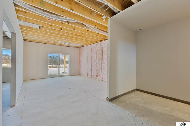 8105 S 177th Street, Omaha, NE 68136