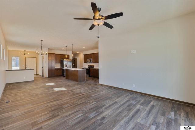 8105 S 177th Street, Omaha, NE 68136