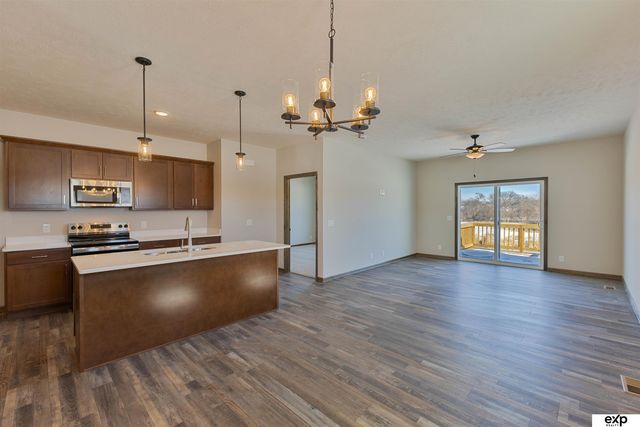 8105 S 177th Street, Omaha, NE 68136