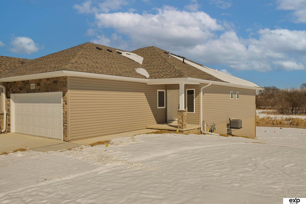 8105 S 177th Street, Omaha, NE 68136