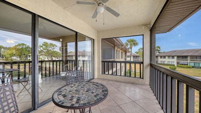 5183 LAKE VILLAGE DRIVE 6, Sarasota, FL 34235