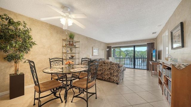 5183 LAKE VILLAGE DRIVE 6, Sarasota, FL 34235