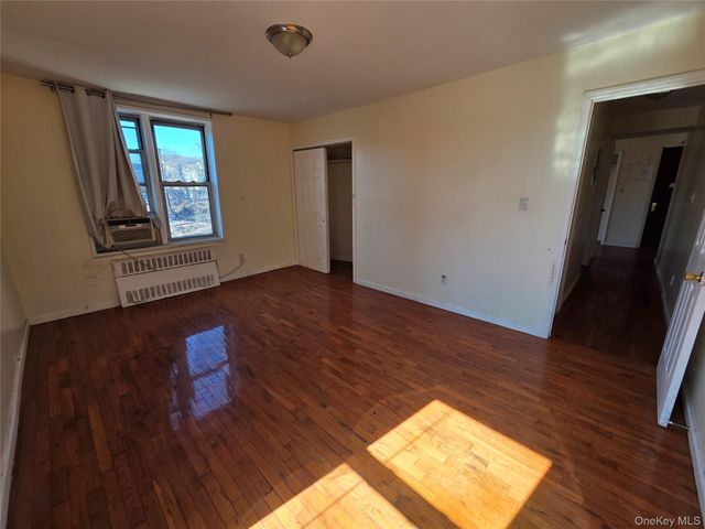 86-16 60th Avenue 4D, Flushing, NY 11373