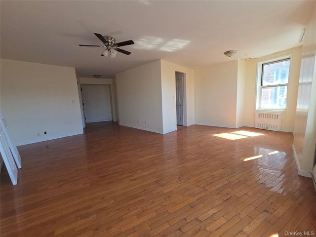 86-16 60th Avenue 4D, Flushing, NY 11373