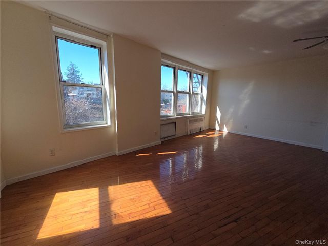 86-16 60th Avenue 4D, Flushing, NY 11373