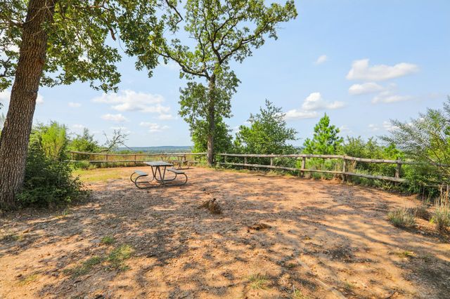 497 Cottletown RD, Smithville, TX 78957