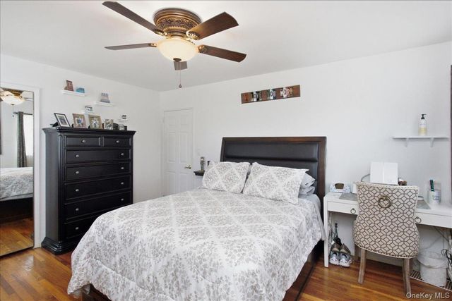 840 Carolyn Court, Seaford, NY 11783
