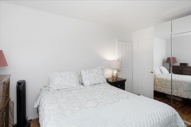 840 Carolyn Court, Seaford, NY 11783