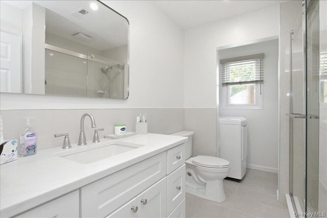 840 Carolyn Court, Seaford, NY 11783