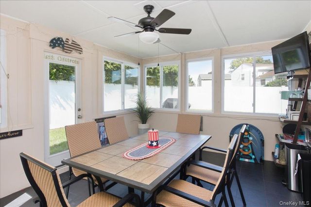 840 Carolyn Court, Seaford, NY 11783
