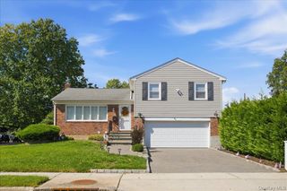 840 Carolyn Court, Seaford, NY 11783