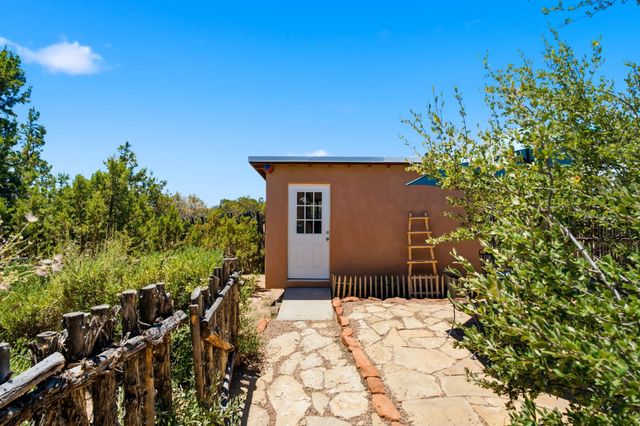 22 Mimosa Road, Santa Fe, NM 87508