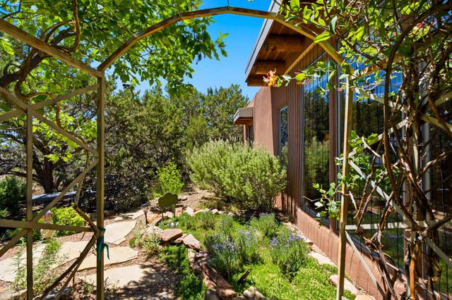 22 Mimosa Road, Santa Fe, NM 87508