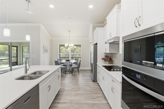 2934 W Pine Ridge Boulevard, Beverly Hills, FL 34465