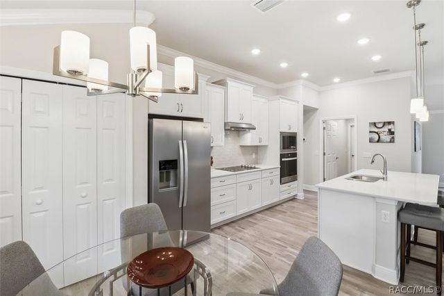 2934 W Pine Ridge Boulevard, Beverly Hills, FL 34465