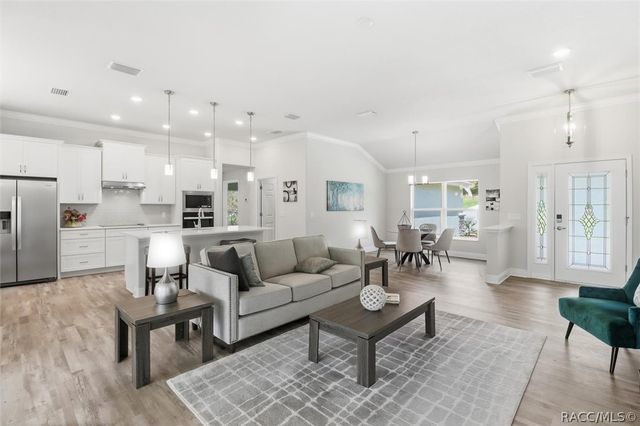 2934 W Pine Ridge Boulevard, Beverly Hills, FL 34465