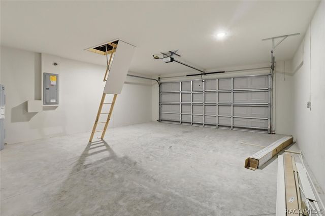 2934 W Pine Ridge Boulevard, Beverly Hills, FL 34465