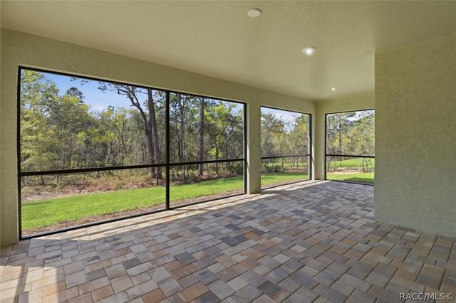 2934 W Pine Ridge Boulevard, Beverly Hills, FL 34465