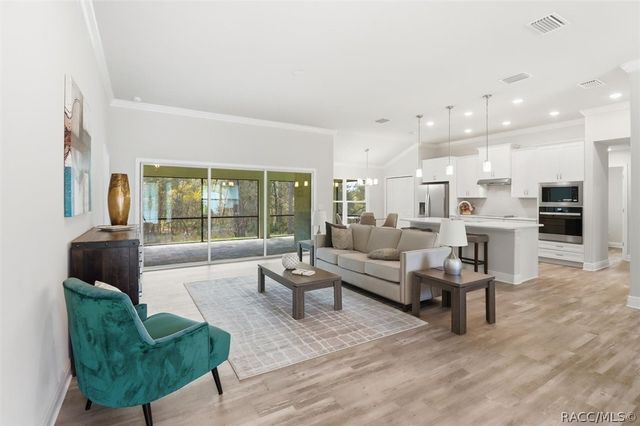 2934 W Pine Ridge Boulevard, Beverly Hills, FL 34465