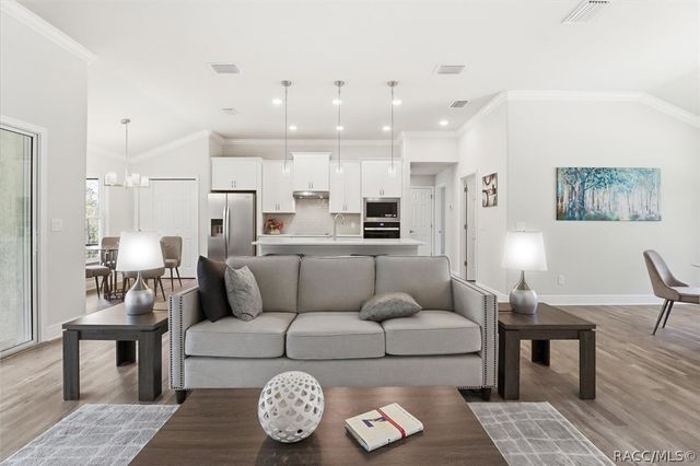 2934 W Pine Ridge Boulevard, Beverly Hills, FL 34465