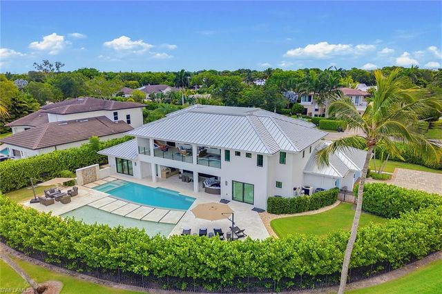 692 Banyan BLVD, Naples, FL 34102