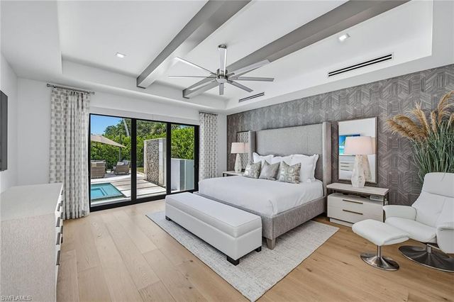 692 Banyan BLVD, Naples, FL 34102