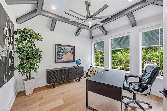 692 Banyan BLVD, Naples, FL 34102