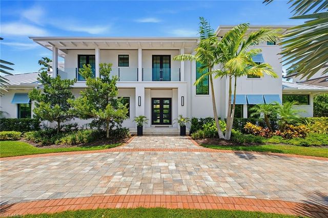 692 Banyan BLVD, Naples, FL 34102