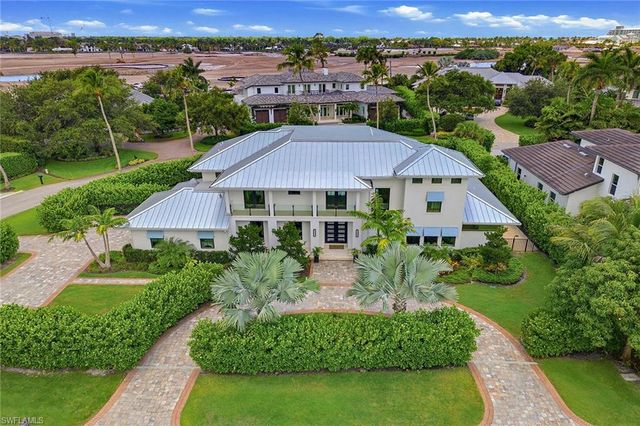 692 Banyan BLVD, Naples, FL 34102