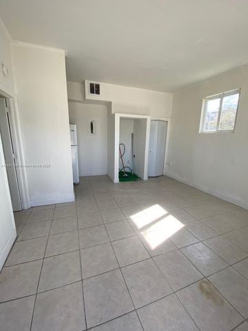 612 NW 2nd Ave 1, Hallandale Beach, FL 33009