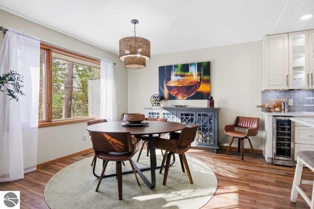 6273 Summit Court, Traverse City, MI 49686