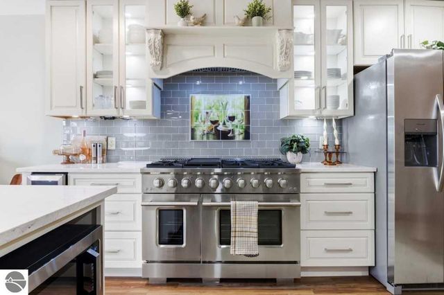 6273 Summit Court, Traverse City, MI 49686