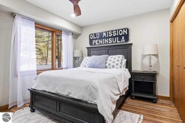 6273 Summit Court, Traverse City, MI 49686