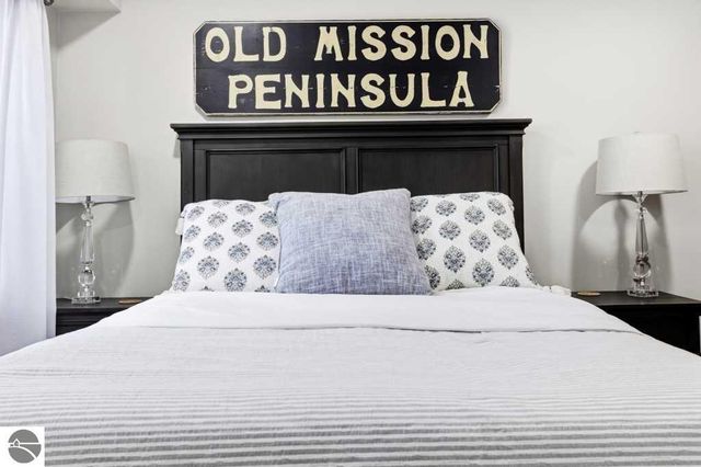 6273 Summit Court, Traverse City, MI 49686