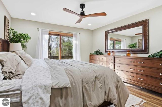 6273 Summit Court, Traverse City, MI 49686