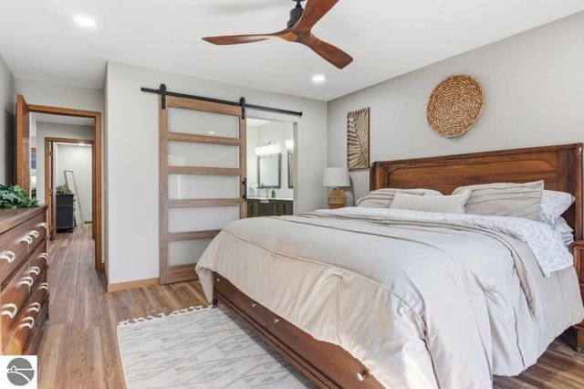 6273 Summit Court, Traverse City, MI 49686