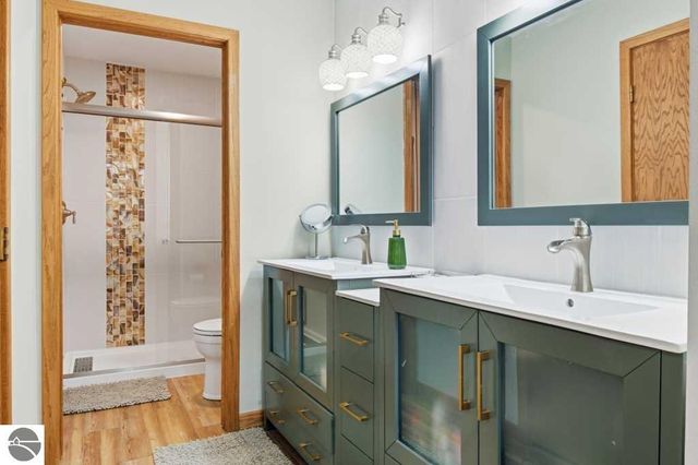 6273 Summit Court, Traverse City, MI 49686