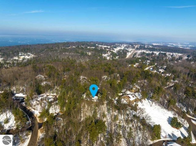 6273 Summit Court, Traverse City, MI 49686