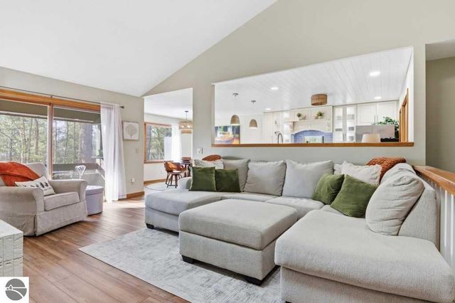 6273 Summit Court, Traverse City, MI 49686