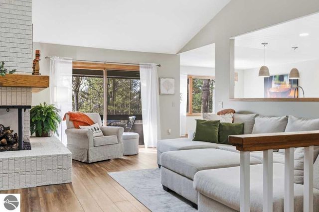 6273 Summit Court, Traverse City, MI 49686