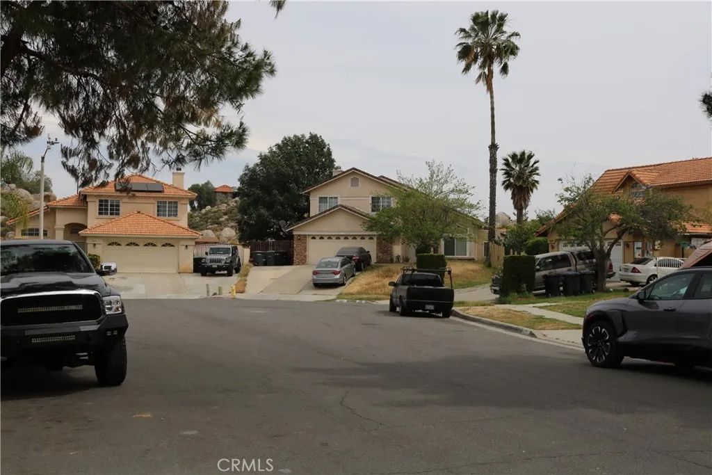 347 Columbine Court, Perris, CA 92570