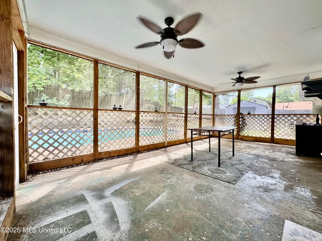 8201 Canterbury Drive, Southaven, MS 38671