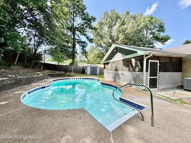 8201 Canterbury Drive, Southaven, MS 38671